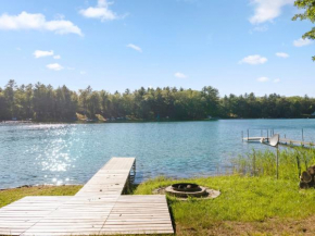 Putman Lake Cabin & Bunkhouse Beach AC Fish